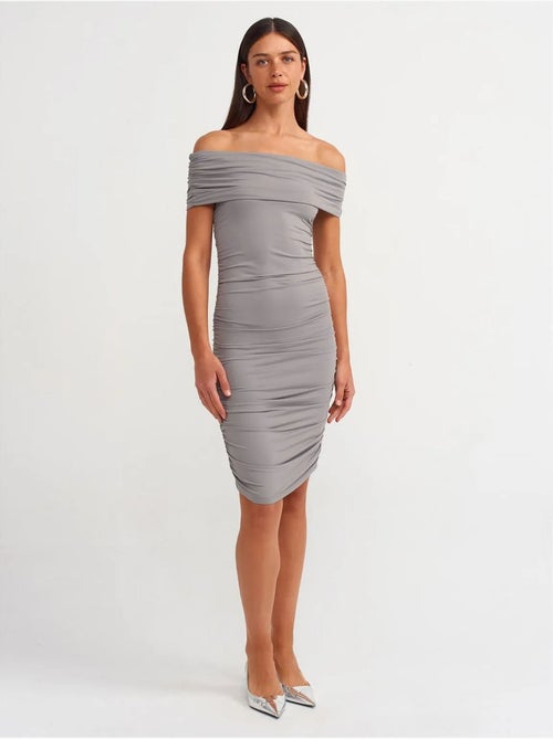 Vestido midi ajustado con escote barco dilvin - Kiabi Vestido midi ajustado con escote barco dilvin - Kiabi