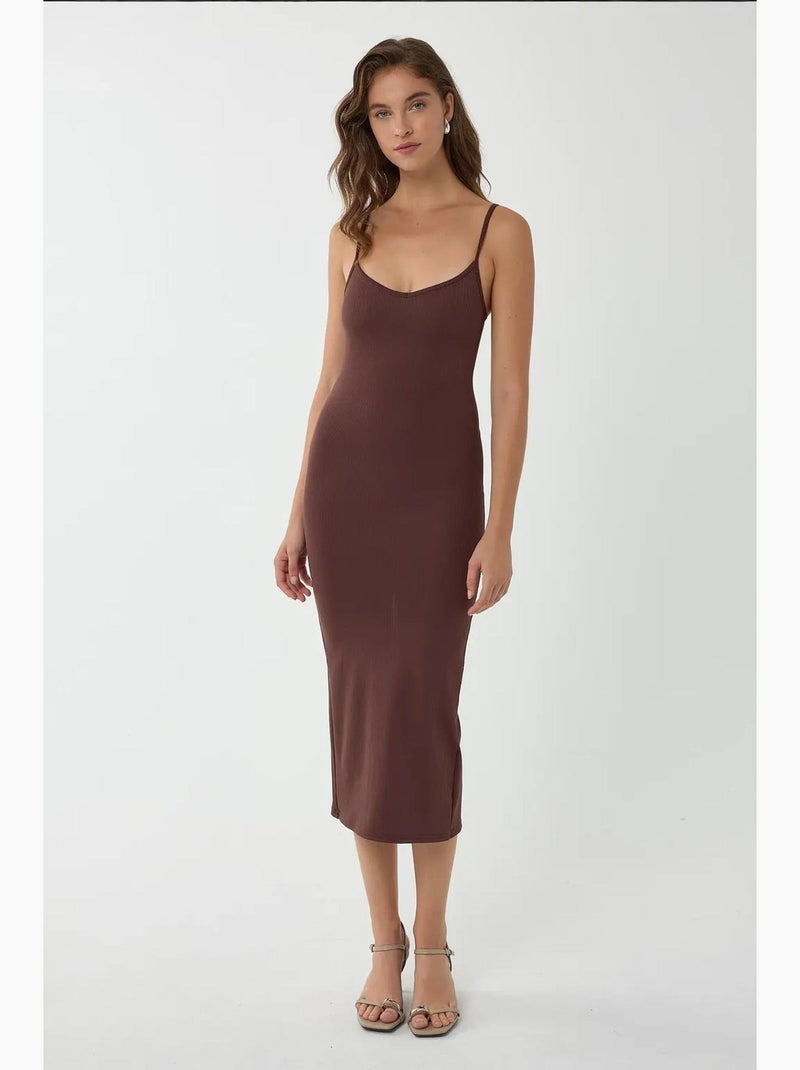 Vestido midi ajustado con escote en v y tirantes finos hiccup Marrón - Kiabi
