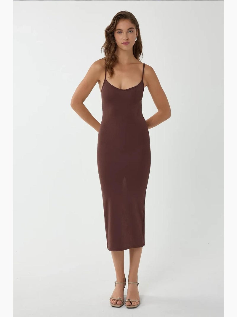 Vestido midi ajustado con escote en v y tirantes finos hiccup Marrón - Kiabi