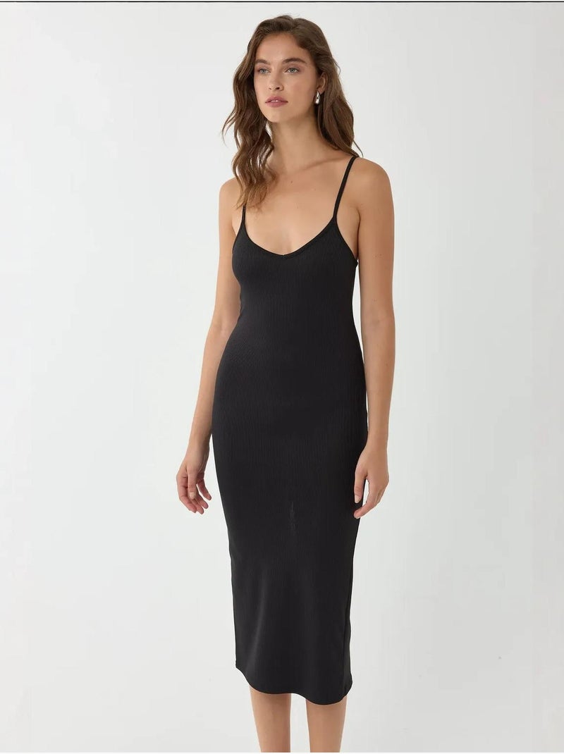 Vestido midi ajustado con escote en V y tirantes finos Negro - Kiabi