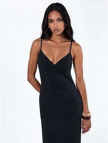 Vestido midi ajustado de encaje con escote en V