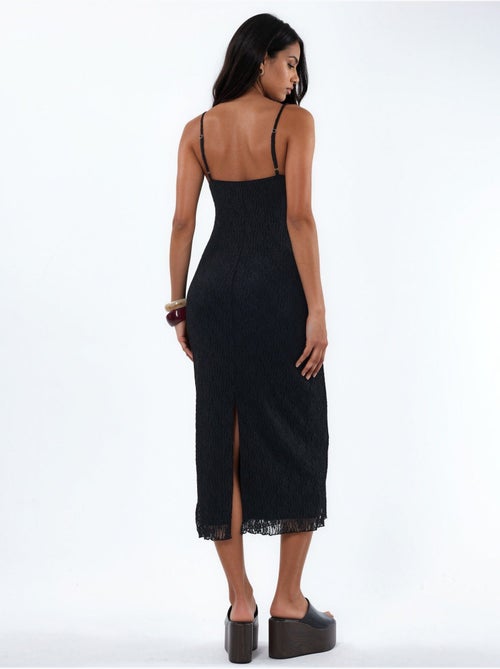 Vestido midi ajustado de encaje con escote en V - Kiabi Vestido midi ajustado de encaje con escote en V - Kiabi