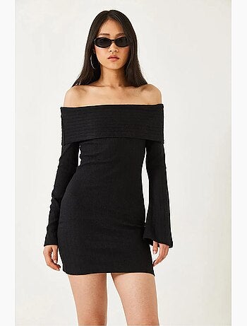 Vestido midi ajustado de manga larga con cuello barco lucci
