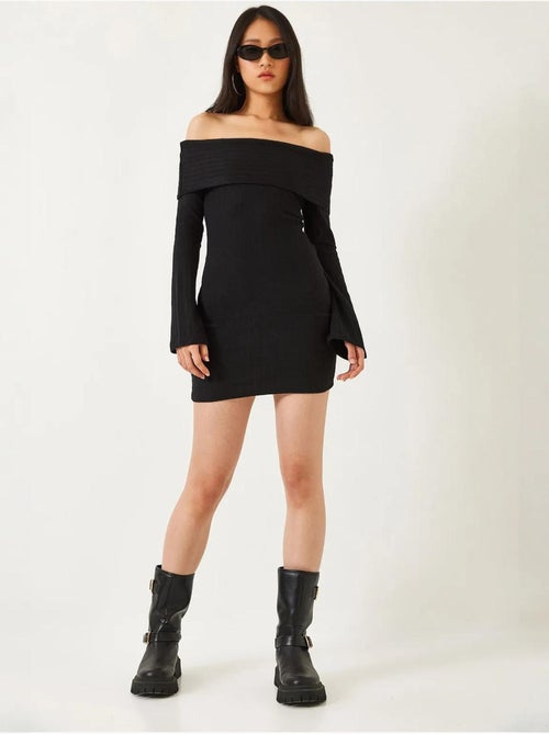 Vestido midi ajustado de manga larga con cuello barco lucci - Kiabi Vestido midi ajustado de manga larga con cuello barco lucci - Kiabi