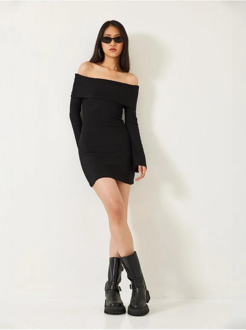 Vestido midi ajustado de manga larga con cuello barco lucci Negro - Kiabi