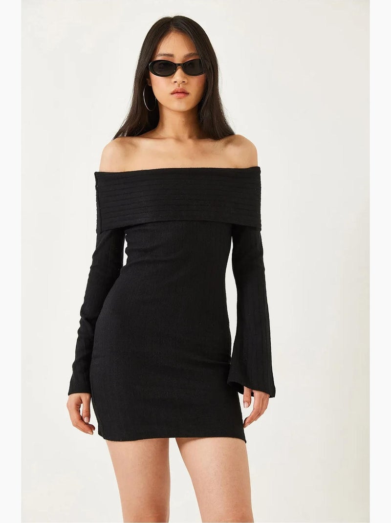 Vestido midi ajustado de manga larga con cuello barco lucci Negro - Kiabi