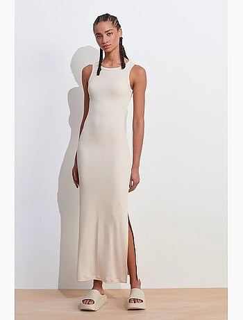 Vestido midi ajustado sin mangas con abertura dilvin