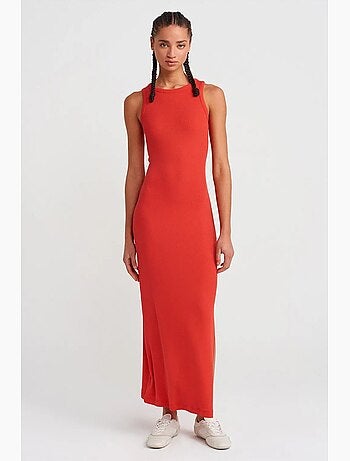 Vestido midi ajustado sin mangas con abertura dilvin