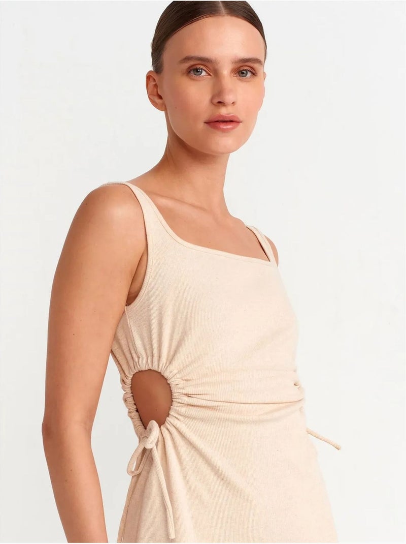 Vestido midi ajustado sin mangas con cut-out dilvin Beige arcilla - Kiabi