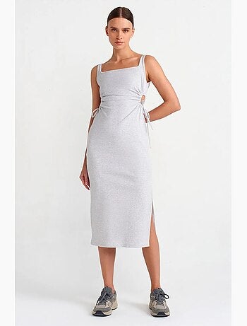 Vestido midi ajustado sin mangas con cut-out dilvin
