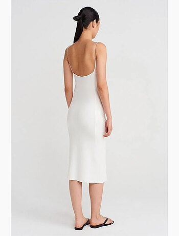 Vestido midi ajustado sin mangas con detalle cut-out dilvin