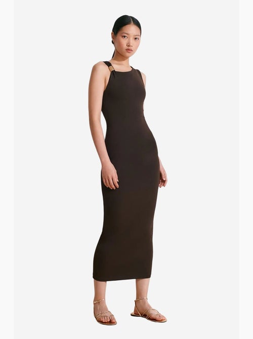 Vestido midi ajustado sin mangas con detalle de accesorio dilvin - Kiabi Vestido midi ajustado sin mangas con detalle de accesorio dilvin - Kiabi