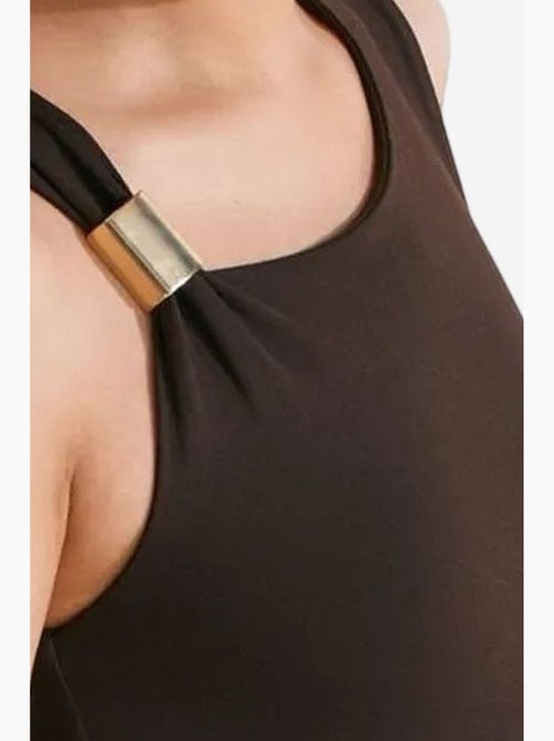 Vestido midi ajustado sin mangas con detalle de accesorio dilvin - Kiabi Vestido midi ajustado sin mangas con detalle de accesorio dilvin - Kiabi