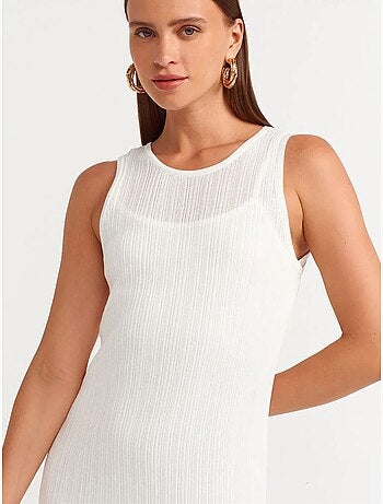 Vestido midi ajustado sin mangas de canalé dilvin