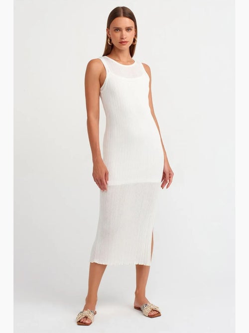 Vestido midi ajustado sin mangas de canalé dilvin - Kiabi Vestido midi ajustado sin mangas de canalé dilvin - Kiabi