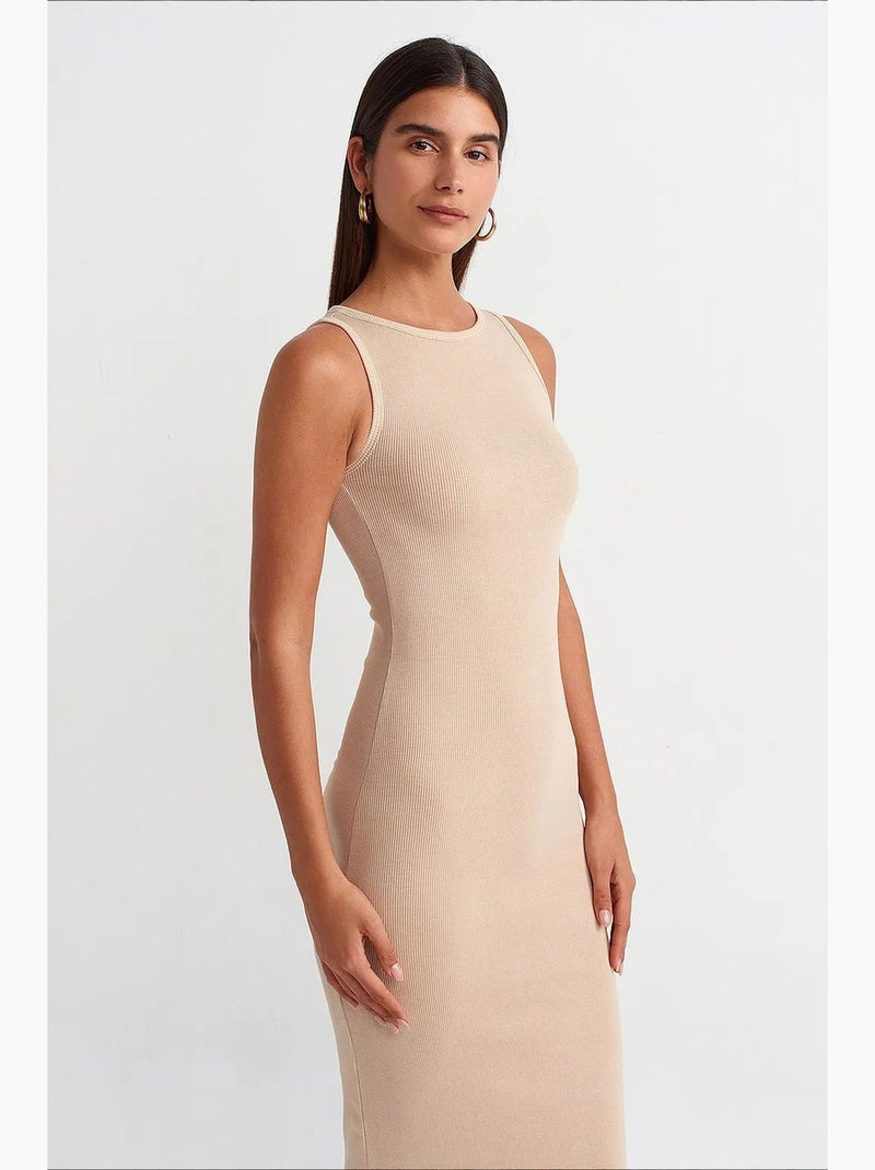Vestido midi ajustado sin mangas dilvin Beige arcilla - Kiabi