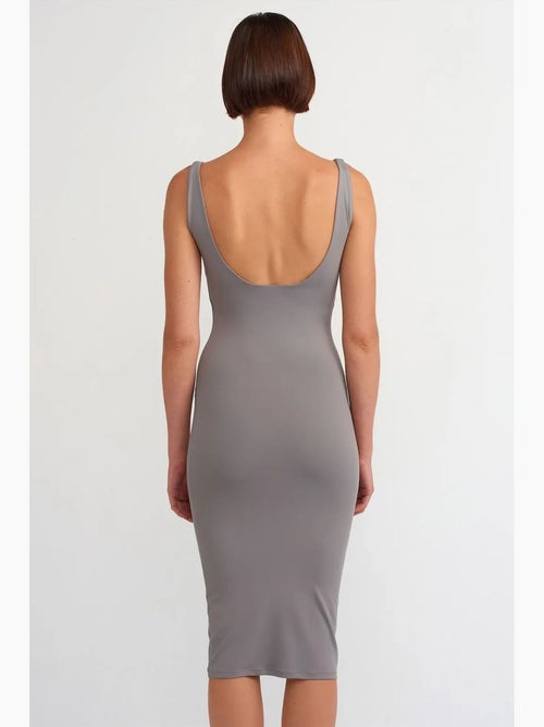 Vestido midi ajustado sin mangas dilvin - Kiabi Vestido midi ajustado sin mangas dilvin - Kiabi