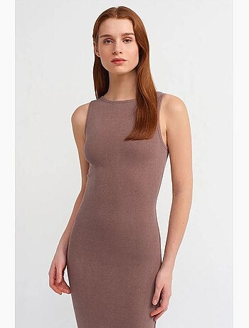 Vestido midi ajustado sin mangas dilvin