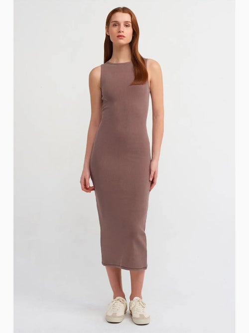Vestido midi ajustado sin mangas dilvin - Kiabi Vestido midi ajustado sin mangas dilvin - Kiabi