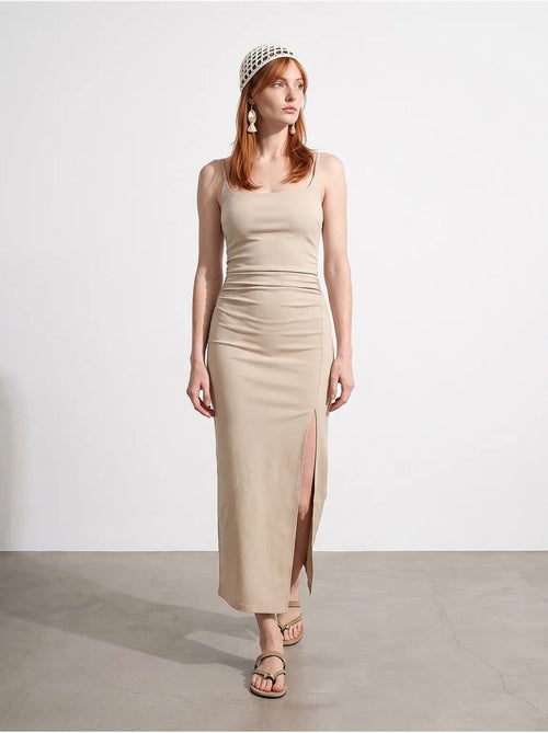 Vestido midi ajustado sin mangas para mujer dilvin - Kiabi Vestido midi ajustado sin mangas para mujer dilvin - Kiabi