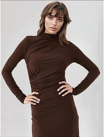 Vestido midi ajustado y drapeado