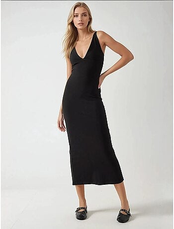 Vestido midi básico de corte entallado con cuello en v hiccup
