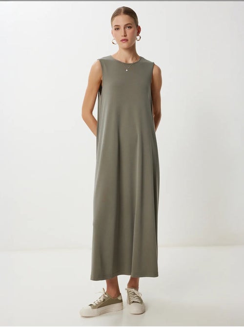 Vestido midi casual de corte holgado con bolsillos istanbul - Kiabi Vestido midi casual de corte holgado con bolsillos istanbul - Kiabi