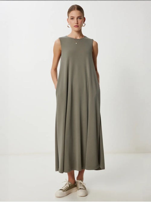 Vestido midi casual de corte holgado con bolsillos istanbul - Kiabi Vestido midi casual de corte holgado con bolsillos istanbul - Kiabi