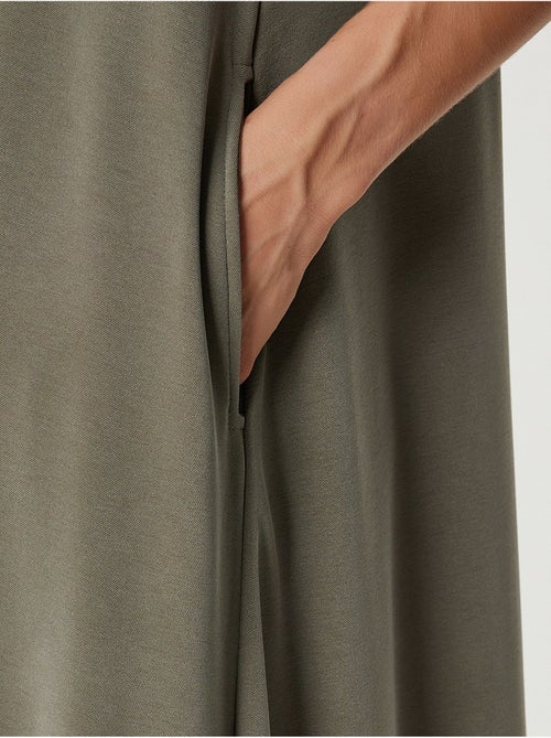 Vestido midi casual de corte holgado con bolsillos istanbul - Kiabi Vestido midi casual de corte holgado con bolsillos istanbul - Kiabi