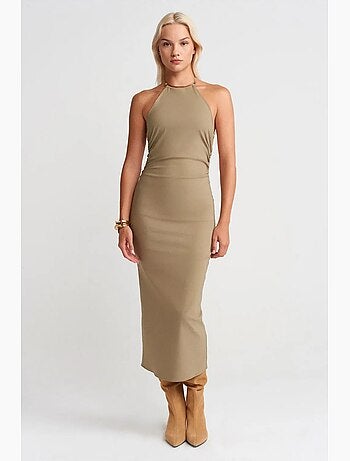 Vestido midi ceñido con cuello halter dilvin