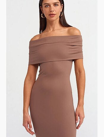 Vestido midi ceñido con escote barco dilvin