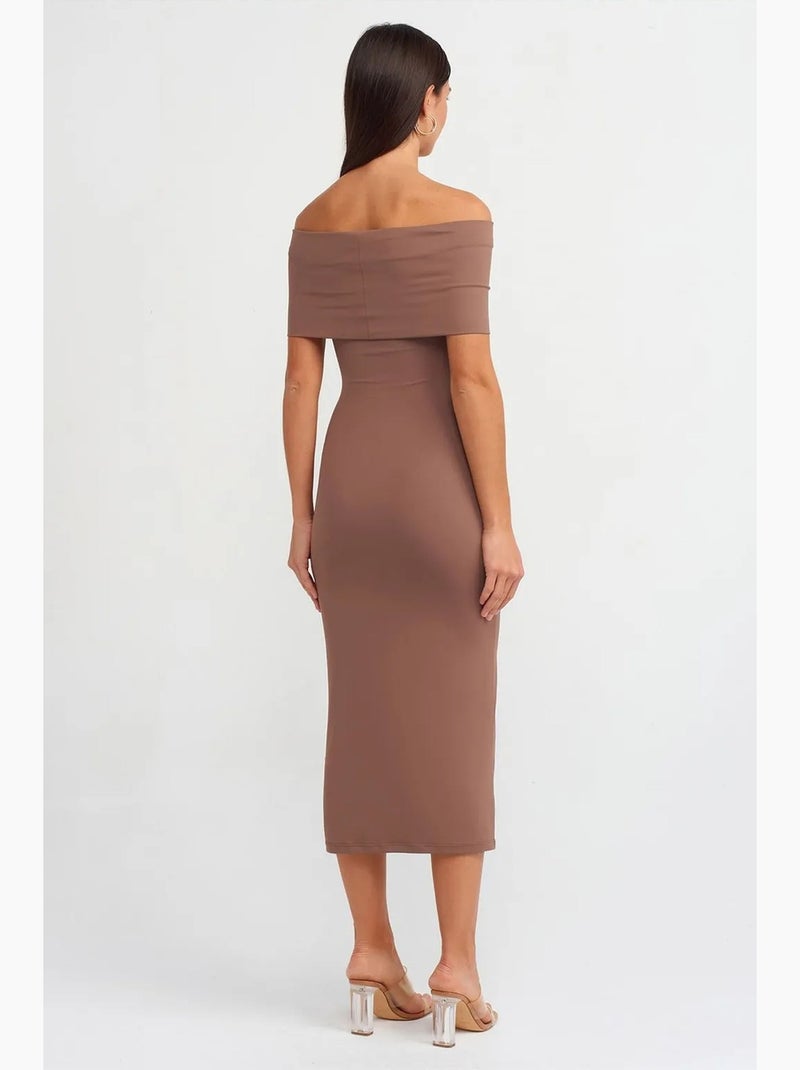 Vestido midi ceñido con escote barco dilvin Taupe - Kiabi