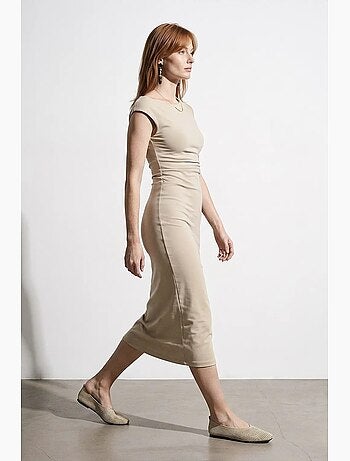 Vestido midi ceñido sin mangas dilvin
