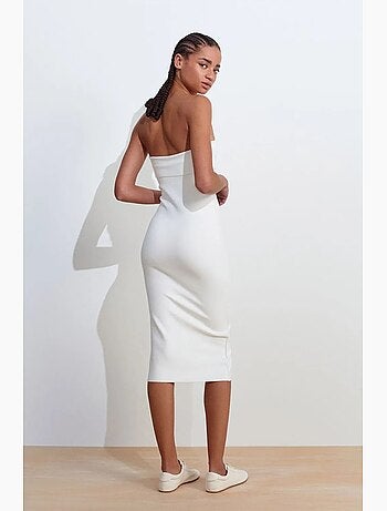 Vestido midi ceñido sin tirantes dilvin