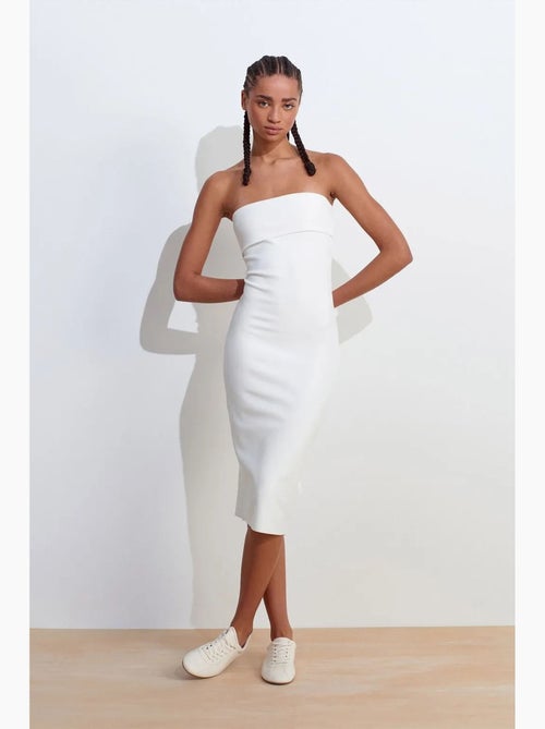Vestido midi ceñido sin tirantes dilvin - Kiabi Vestido midi ceñido sin tirantes dilvin - Kiabi