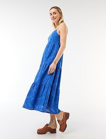 Vestido midi con bordado inglés y tirantes ajustables