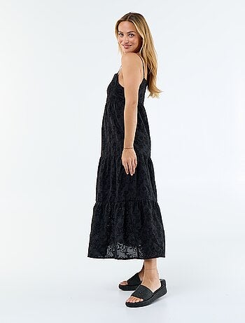 Vestido midi con bordado inglés y tirantes ajustables