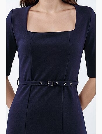 Vestido midi con cinturón y cuello cuadrado de busem