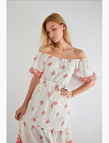 Vestido midi con cuello barco y estampado floral de con detalle de accesorios mixray