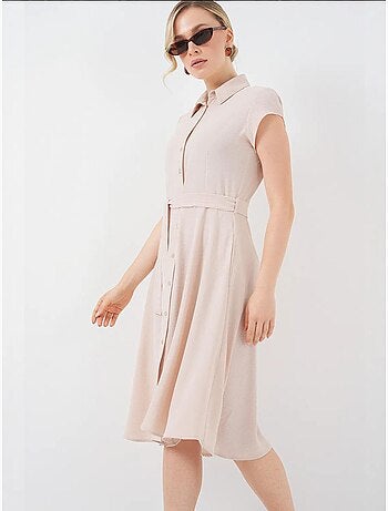 Vestido midi con cuello camisero abotonado y corte a con detalle de ribete bdart