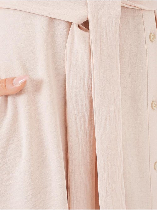 Vestido midi con cuello camisero abotonado y corte a con detalle de ribete bdart - Kiabi Vestido midi con cuello camisero abotonado y corte a con detalle de ribete bdart - Kiabi