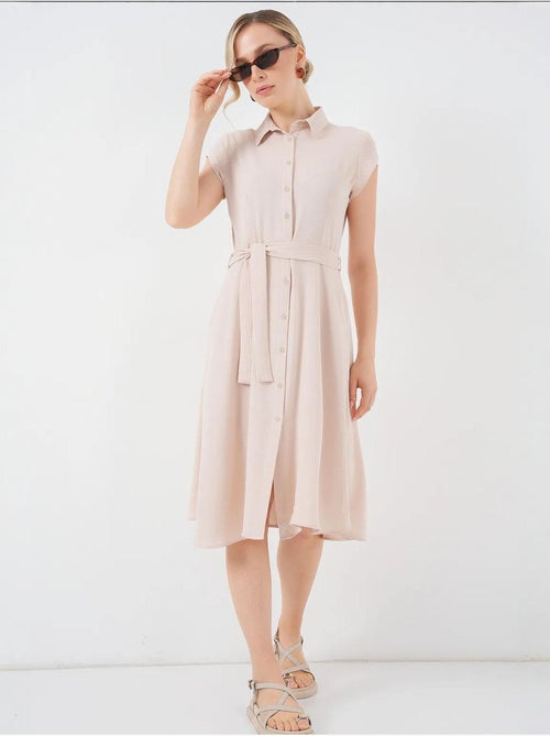 Vestido midi con cuello camisero abotonado y corte a con detalle de ribete bdart - Kiabi Vestido midi con cuello camisero abotonado y corte a con detalle de ribete bdart - Kiabi