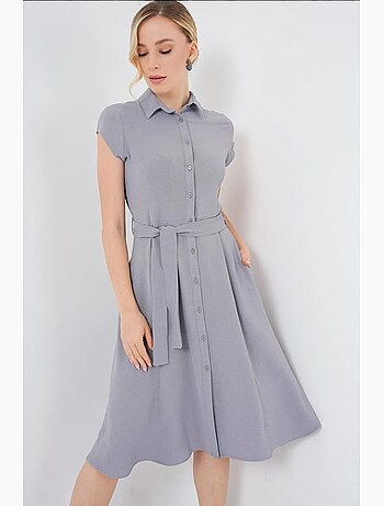 Vestido midi con cuello camisero abotonado y corte a con detalle de ribete bdart