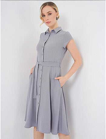 Vestido midi con cuello camisero abotonado y corte a con detalle de ribete bdart