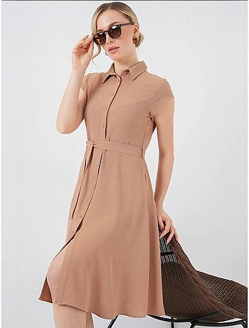 Vestido midi con cuello camisero abotonado y corte a con detalle de ribete bdart