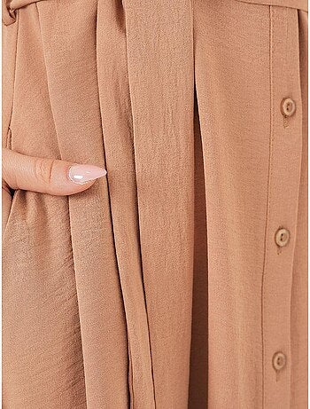 Vestido midi con cuello camisero abotonado y corte a con detalle de ribete bdart