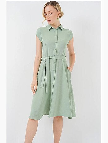 Vestido midi con cuello camisero abotonado y corte a con detalle de ribete bdart