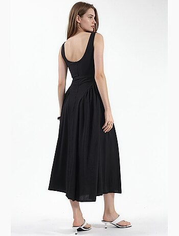 Vestido midi con cuello cuadrado y cinturón busem