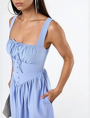 Vestido midi con cuello cuadrado y detalle de botones busem