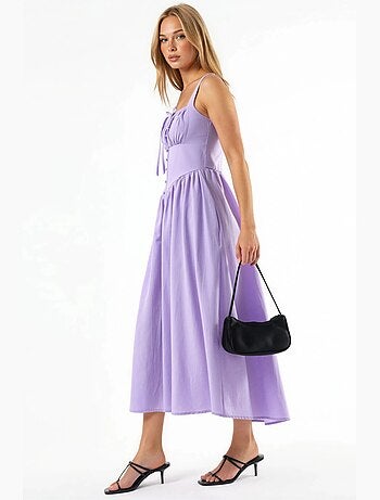 Vestido midi con cuello cuadrado y detalle de botones busem